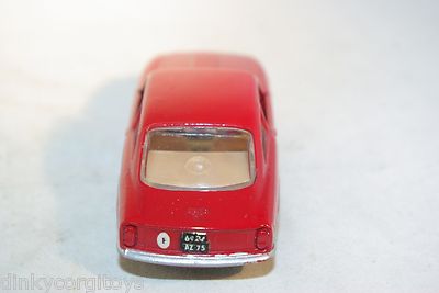 Solido France, série 100 , alfa Roméo 2600, réf 125 superbe Solido France, série 100 , alfa Roméo 2600, réf 125 superbe