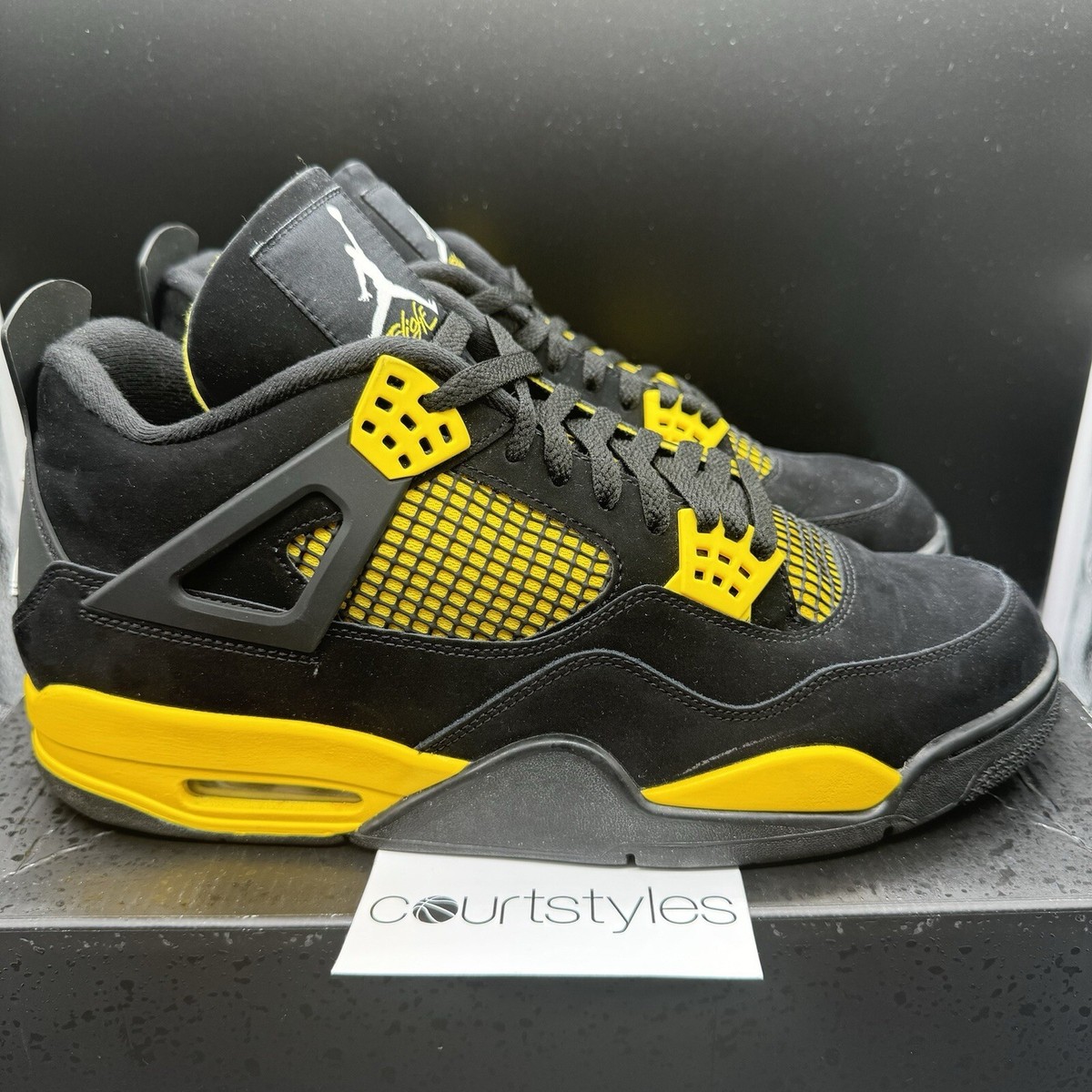 Pre Owned Nike Air Jordan 4 Retro Thunder (2023) DH6927-017
