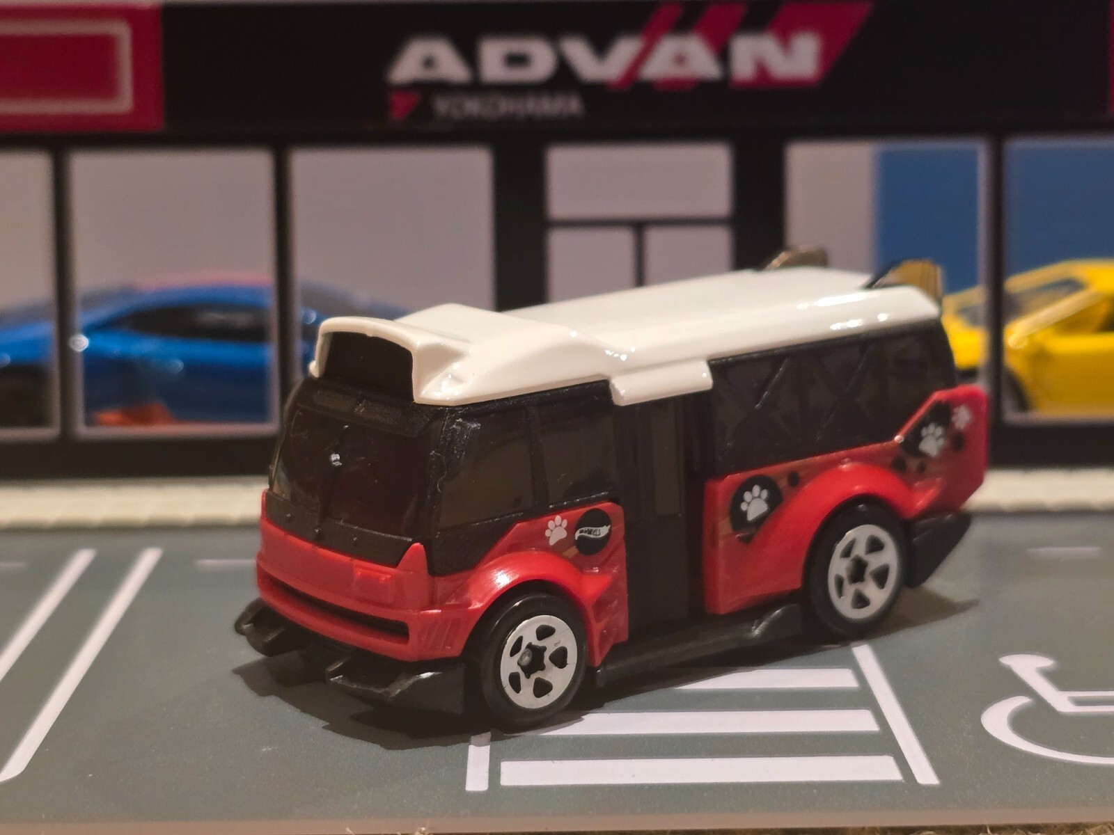 💎 Hot Wheels Kowloon'd Hypervan 6/250 - 2025 Mainline A