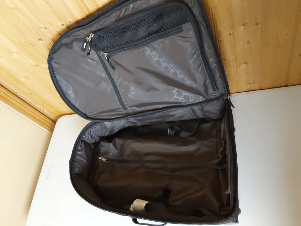 Bolso con ruedas Ogio para pasar la noche - Pioneer Sugar Big Chief Michigan Sugar Logo Foto 3 de 4