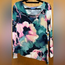 Simply Vera Vera Wang NWT Blouse – Watercolor Floral – Asymmetrical Hem