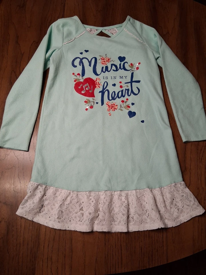 Juego de camisón a juego American Girl Dollie & Me "La música está en mi corazón" S 7/8 Foto 2 de 4