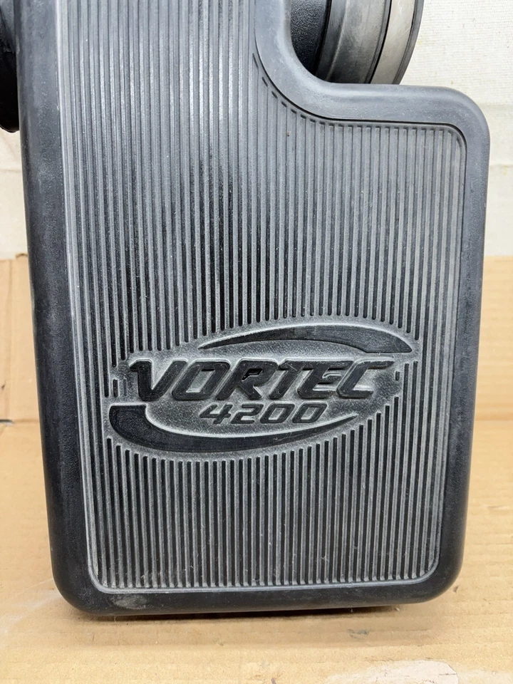 02-08 Envoy Chevy Trailblazer Vortec 4200 caja de aire resonador de admisión sin puerto lateral2 Foto 2 de 4