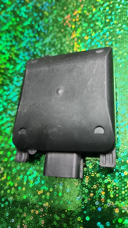 19 21 23 CHEVROLET SILVERADO REAR BLIND SPOT RIGHT SIDE RADAR MODULE 84690955 - Image 4 of 4