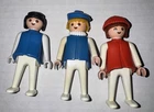 Lot Of 3 Vintage 1974 Geobra Playmobil 1974 Figures Blue Red w Hat Necklace