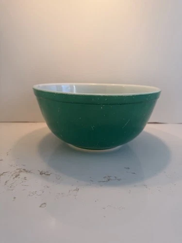 PYREX 403 - Vintage Primary Green 2.5 Quart Round 40's Mixing Bowl MCM