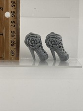 Mattel Barbie Doll Shoes  FASHIONISTAS  Fashion Fever Grey Roses High Heels
