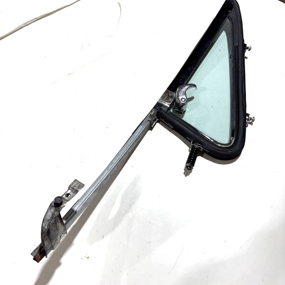 Chevrolet C/K 1982-1991 ventilación cristal (lado del conductor LH) ventana ala (C10-K30) Foto 2 de 4