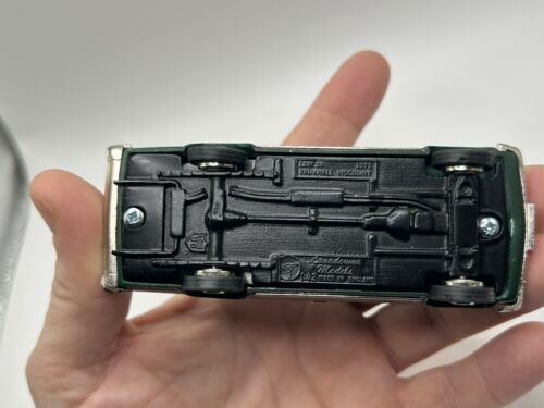 Landsowne LDM38 Vauxhall PC Viscount Laurel Green/Black 1971 LDM 38 1/43 Scale - Picture 10 of 13