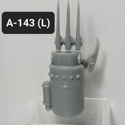 3d ResinMagic's A-143 (L) Tiger Claw   Fits  7'' Space Marine