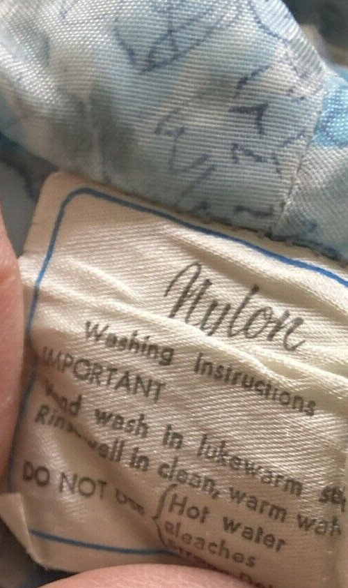 VINTAGE Blue Floral Nylon Overall, Shop/Dinner Lady, Cleaner, Chores, Housework 10