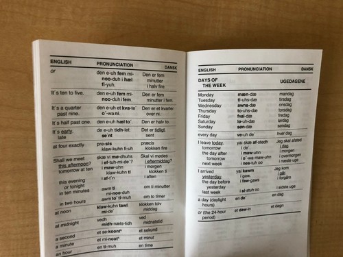 Danish Phrase Book / Dictionary - Pocket Size - by Language/30 - Picture 2 of 2