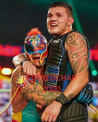 REY & DOMINICK MYSTERIO WRESTLER 8 X 10 WRESTLING PHOTO WWE