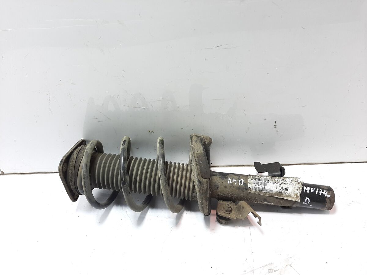 WSTAR　ディフューザー VOLVO V40 Hatchback Front Right Shock Absorber 3175104 2.0
