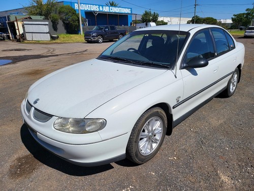 Holden Commodore Engine 3.8L Petrol VH VT 09/1997-09/2002 - Picture 7 of 11