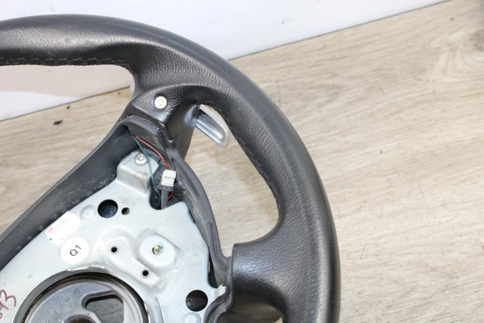 03-06 MERCEDES BENZ w211 E55 AMG BLACK LEATHER STEERING WHEEL W/PADDLE SHIFTERS - Image 4 of 4