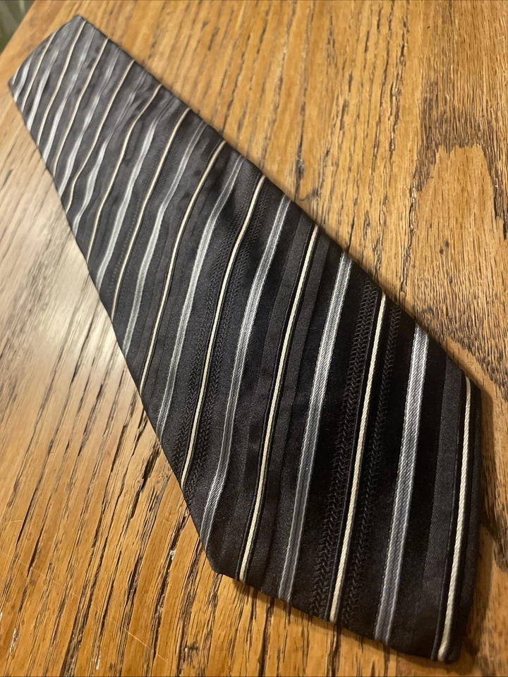 RECIENTE Corbata Hugo Boss Usada en Excelente Condición Tejida Seda Para Hombre Hecha en Italia Foto 2 de 4