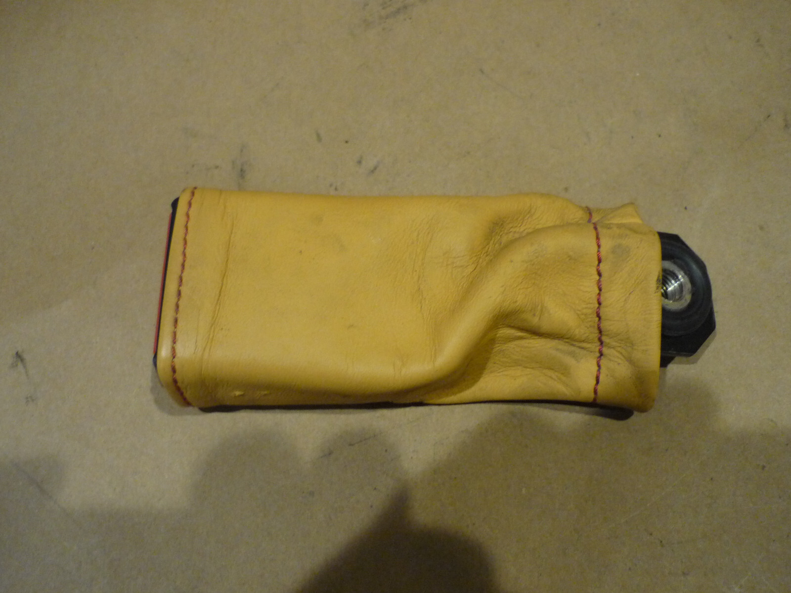 Ferrari California -Rear Seat Belt Buckle Reciever & Cover (Beige) P/N 85669400