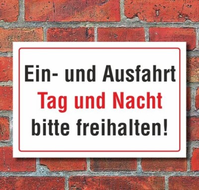 Schild Ein- und Ausfahrt Tag und Nacht freihalten, 3 mm Alu-Verbund