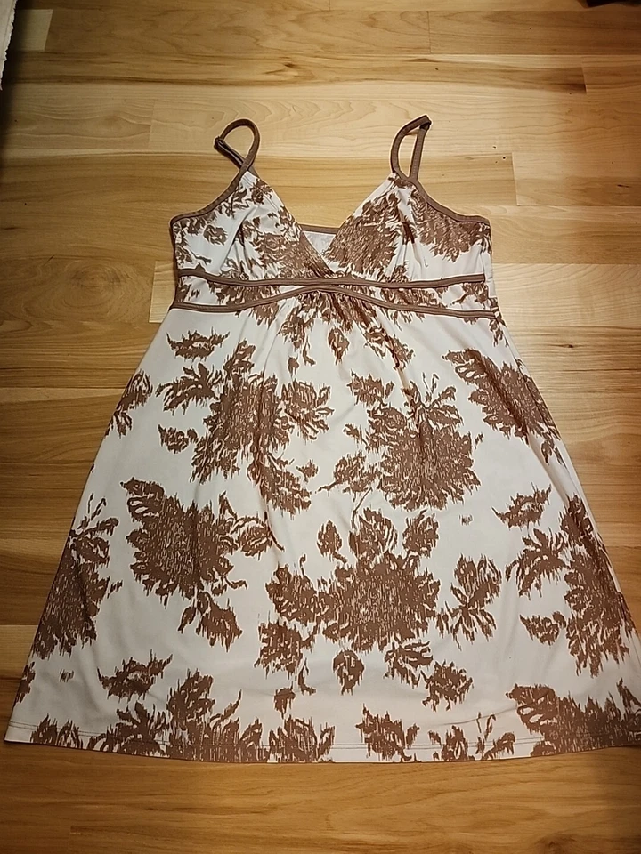 Gilligan O’Malley Cami Babydoll Noche Slip Marrón/Crema Floral Mediano Usado en Excelente Condición Foto 2 de 4