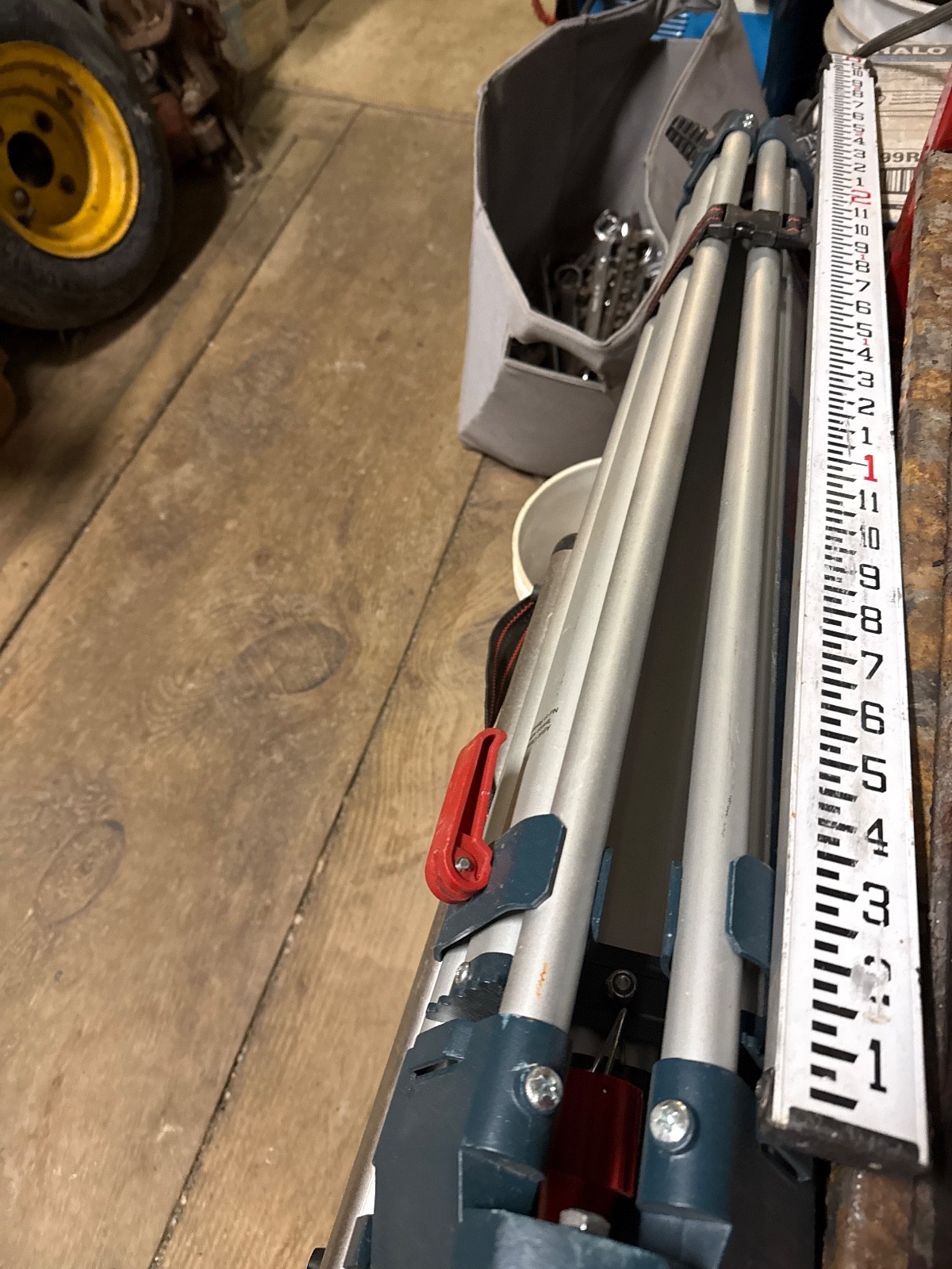 Bosch Transit Kit BRL 900 Survey Stand and Measure Stick