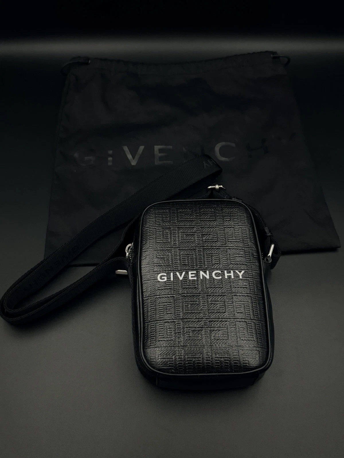Givenchy — Givenchy 4G Motif Pouch
