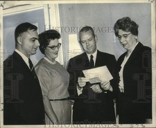 1963 Press Photo $2,000 grant for Speech & Hearing Clinic of Tulane University