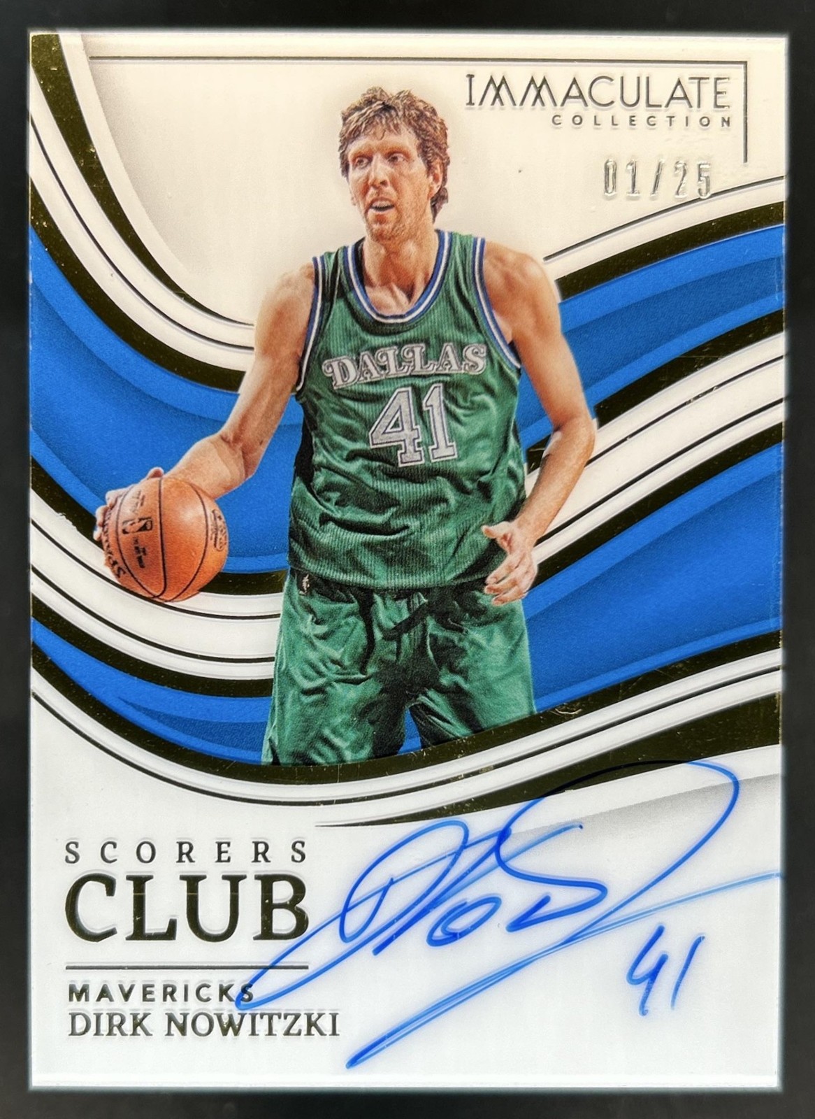 2022-23 Immaculate Collection Dirk Nowitzki Scorers Club Signatures Auto #/25 view 1