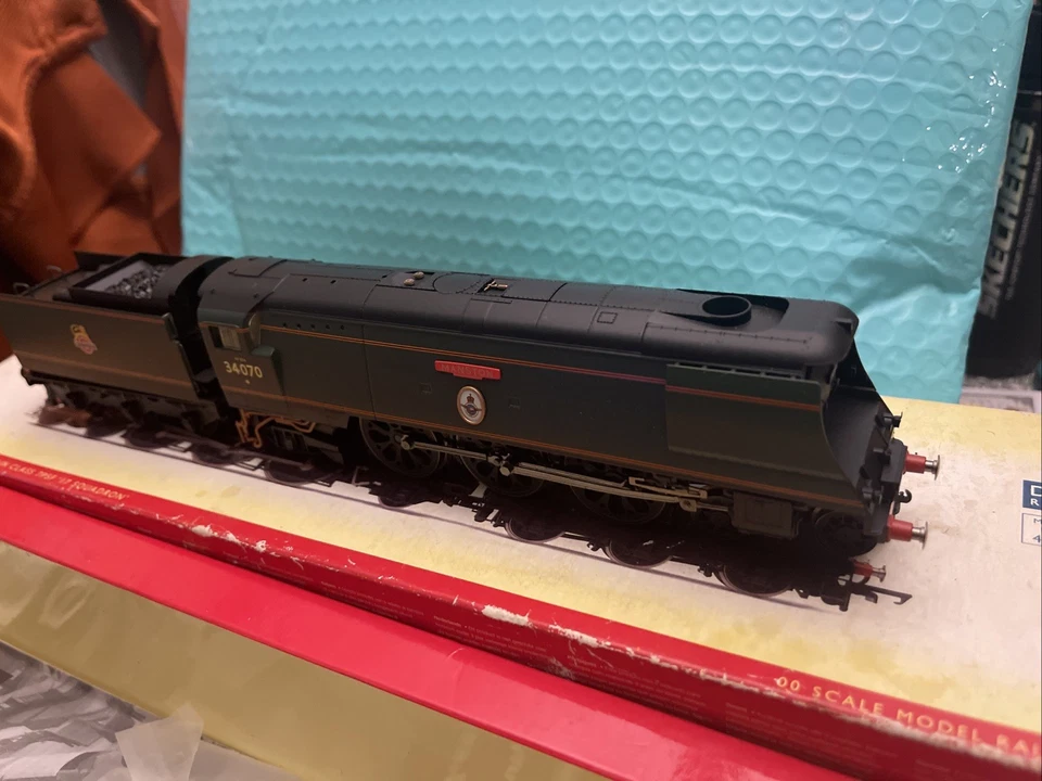 HORNBY  WEST COUNTRY/Battle Of Britain class locomotive Manston - Image 2 of 4