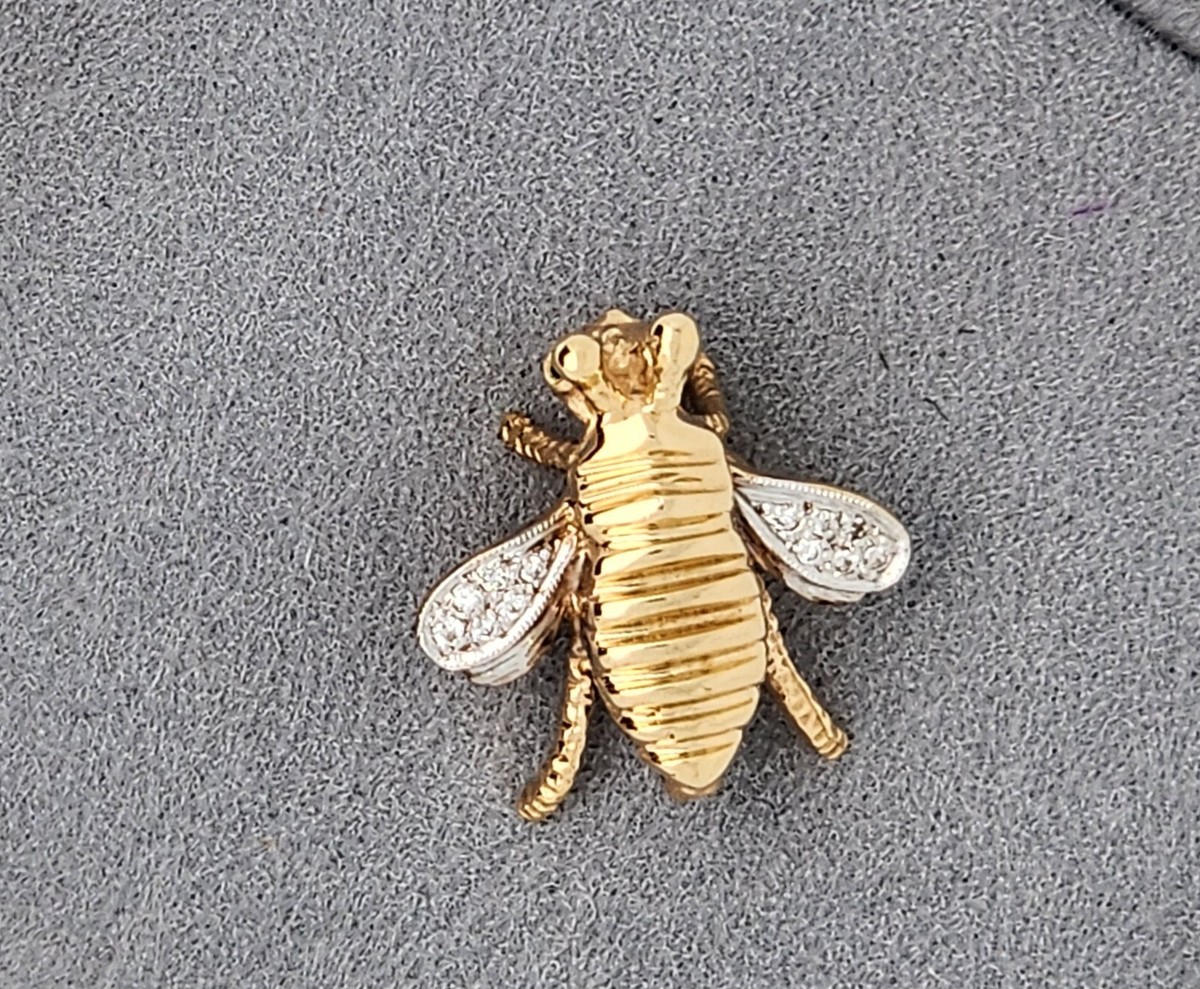 Broche Vintage En Or Jaune 14K Abeille Avec Émeraudes Et Diamants - État Excellent - Bijou Ancien