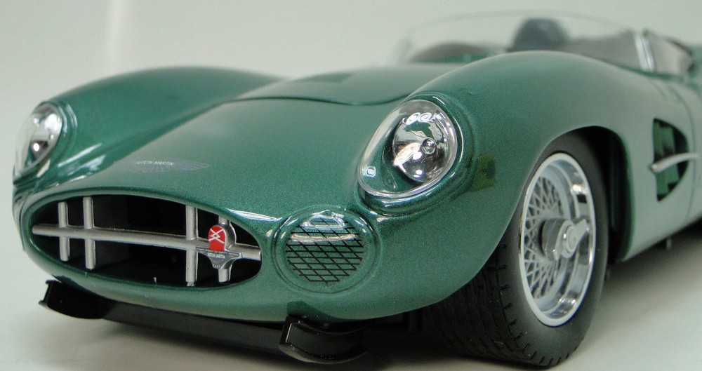 Race Car 1 18 Custom Built Model 24 Le Mans Racing Classic Carousel Green 12