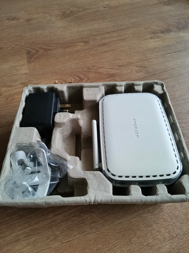 614 Netgear 54 Mbps Wireless Router WGR V6 - Picture 5 of 7
