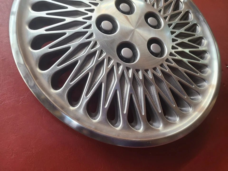 Chrysler Le Baron New Yorker 488 1993 1994 tapacubos cubierta de rueda de 14" Foto 3 de 4