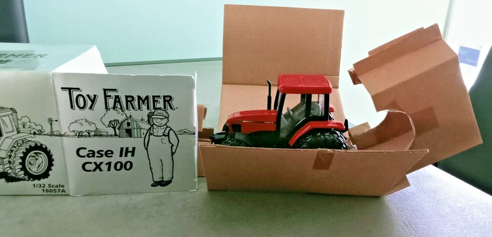 ERTL/Britains 1:32 - Trattore Case IH CX100 versione europea - Immagine 2 di 4