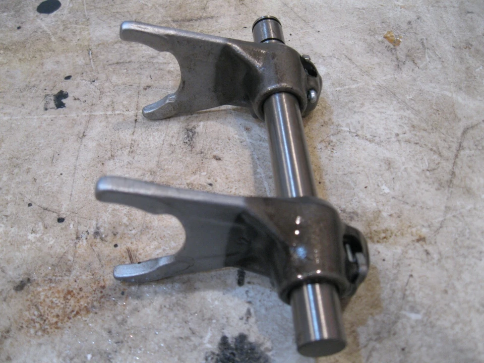 Guía horquilla cambio 2 y horquillas Yamaha xs400 1978 Foto 4 de 4