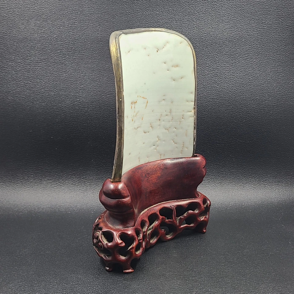 Antigua placa china de porcelana rosa Ming Famille e intrincado soporte de madera tallada Foto 4 de 4