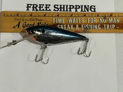 VINTAGE BAGLEY BALSA MONSTER SHAD -GREAT COLOR AND CONDITION TACKLE BOX FIND..