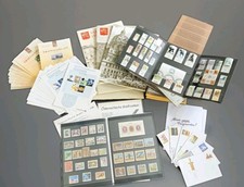 Briefmarken-Konvolut Jahrb&uuml;cher & ETB &ndash; Israel &middot; Vatikan &middot; &Ouml;sterreich