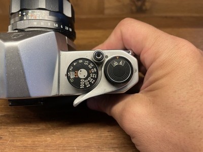 READ : Near Mint* Pentax Spotmatic SP Film Camera Super Takumar