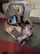 Cabela's Men's Waterproof Zonz Westrn Camo Turkey Hunting Vest w/ Kickstand Seat