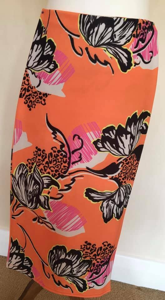 B/NEW Ltd Edition River Island BODYCON FLORAL MIDI SKIRT COMPLETELY SOLDOUT £59