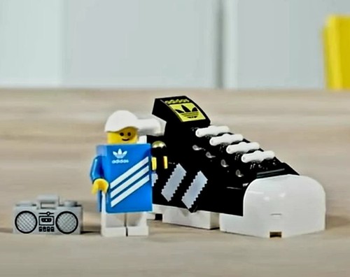 LEGO Adidas Originals Superstar 10282 + Mini 40486 - Picture 12 of 12