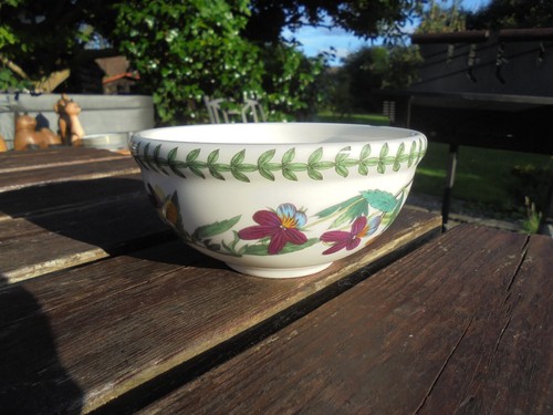 Portmeirion Fruit Salad Bowl 12.5cm Diameter With Milkwort Pattern - Picture 2 of 3