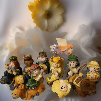 VTG Minniture Nativity Scene Hand Painted Figurines 13 Set