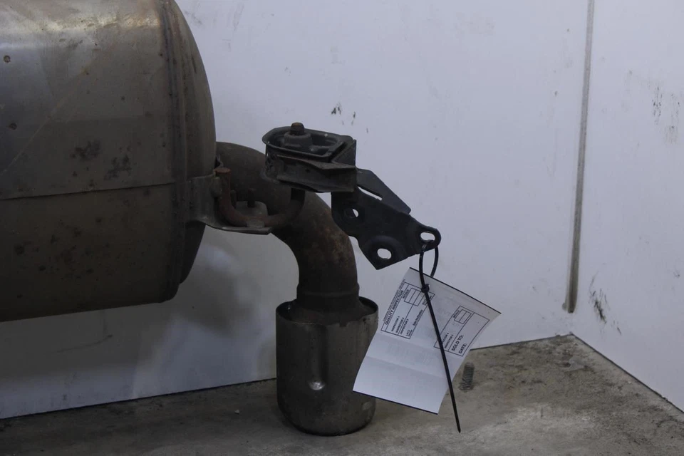 Silenciador sistema escape trasero 17-20 Infiniti Q60 Luxe 3,0 L AWD con puntas 20100-5CE0B Foto 3 de 4