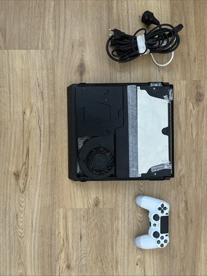 Sony PlayStation 4 Pro 1TB Heimkonsole - Schwarz