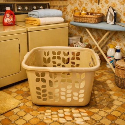 VTG Rubbermaid Roughneck Laundry Hamper Basket Almond Beige Tulip USA 2968
