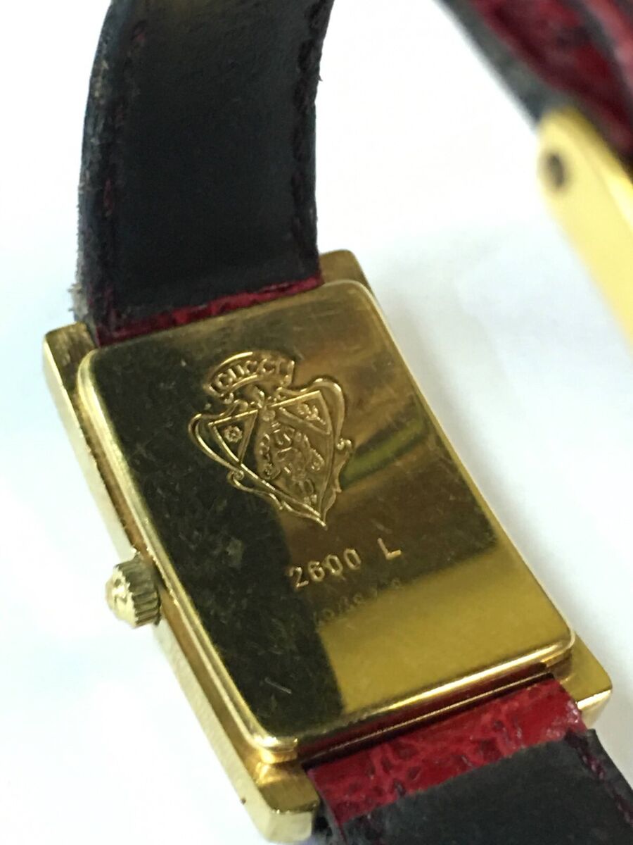 Woman's Gucci Red Watch with Leather Band Model:2600L (19mm Woman's Gucci Red Watch with Leather Band Model:2600L (19mm