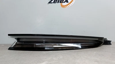 Original Porsche Taycan 9J1-2 Rücklicht LED rechts EXCLUSIVE ECE 9JA945096A - Bild 1 von 4
