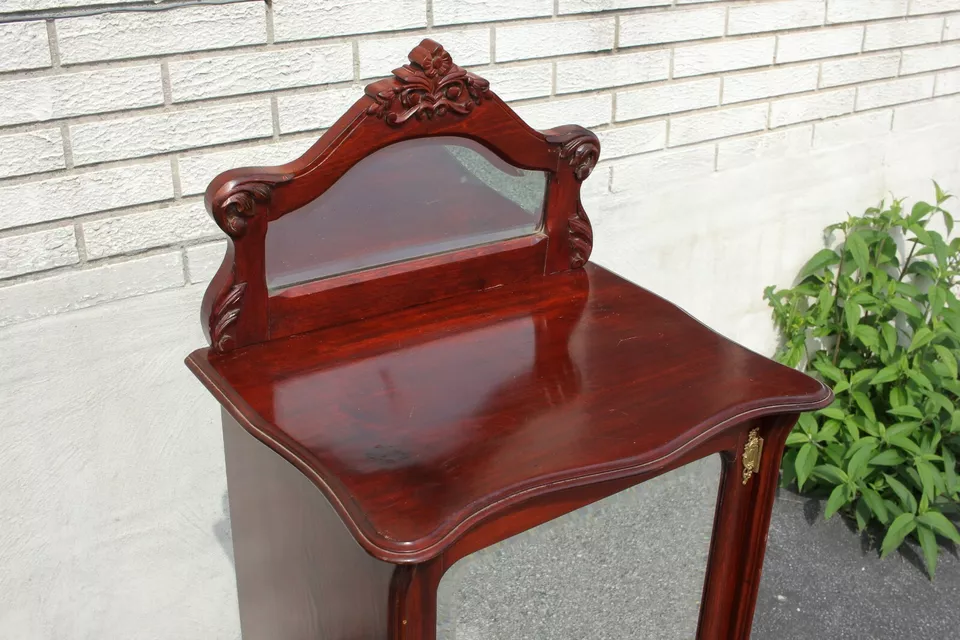 Armario de madera de cerezo del siglo XIX con 2 espejos y llave Foto 3 de 4